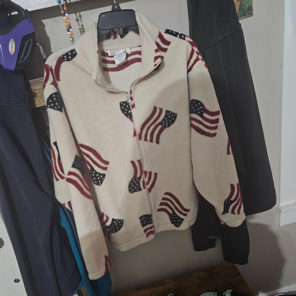 Large Vintage mandal bay flag zip up jacket